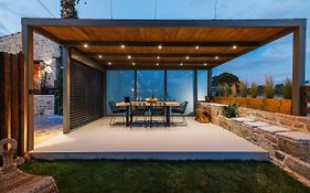 Villa Repsimia With Private Jacuzzi
